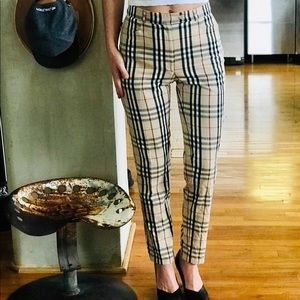 High waisted ✨ Almost new ✨ Burberry classic pant